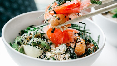 Thumbnail - Pokebowl recept: zalm en avocado